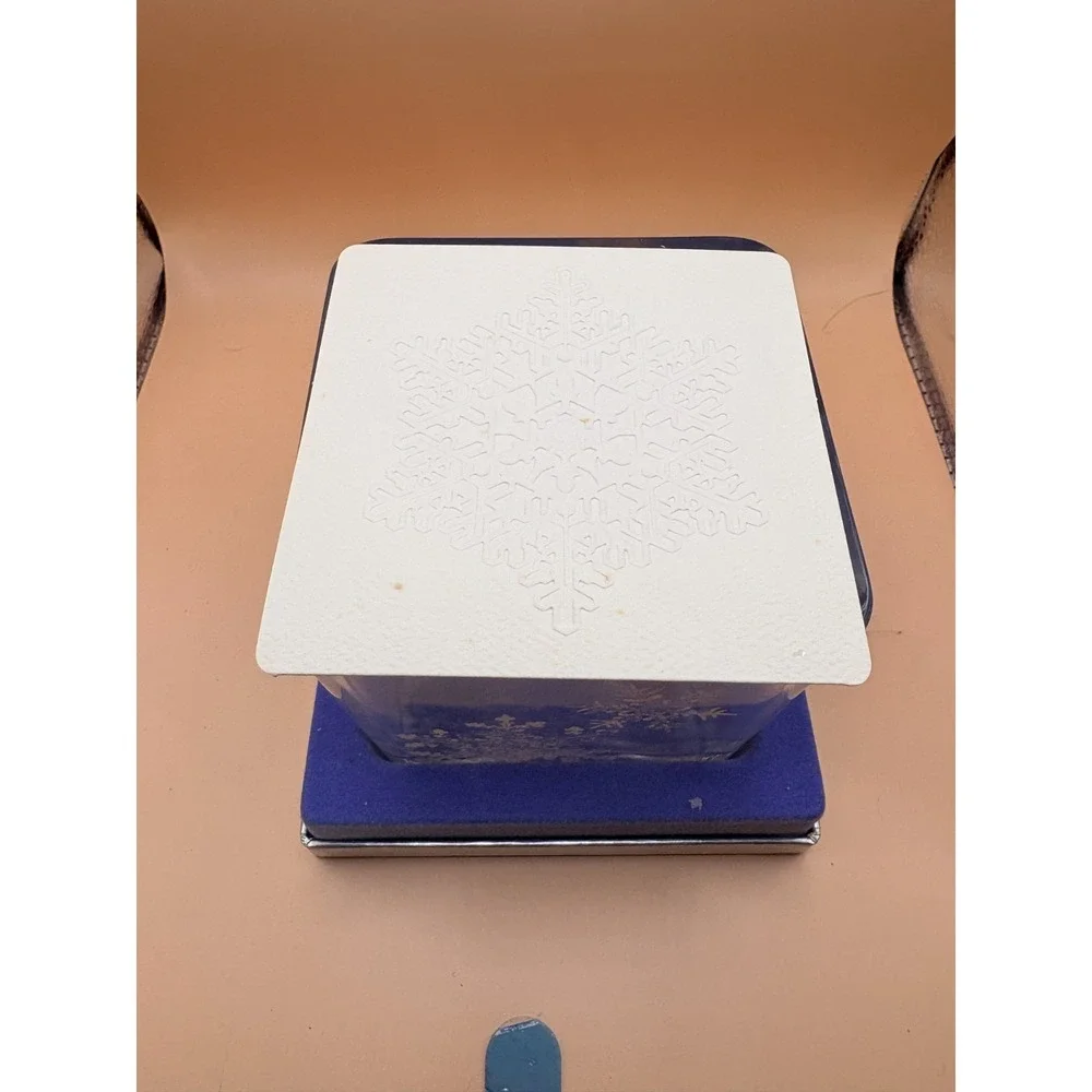 Avon - Happy Holidays 1984 Votive Candle Holder with Snowflakes NIB